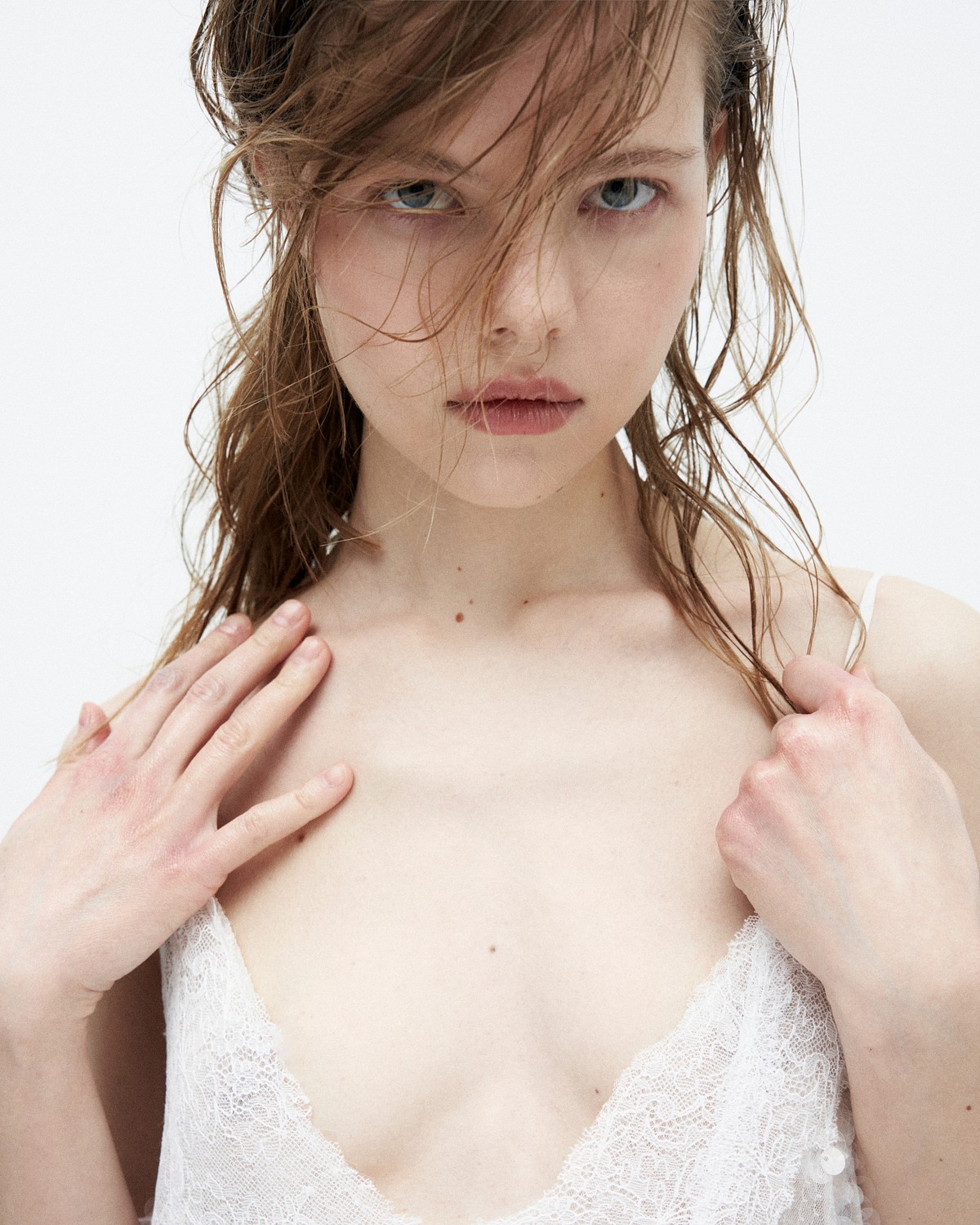 Taya Kuchinskaya model profile